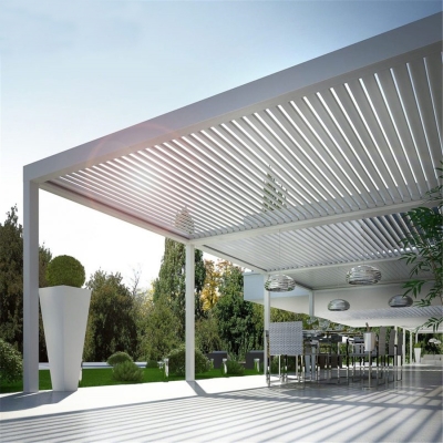 Automatic bioclimatic aluminium pergolas with glass door system