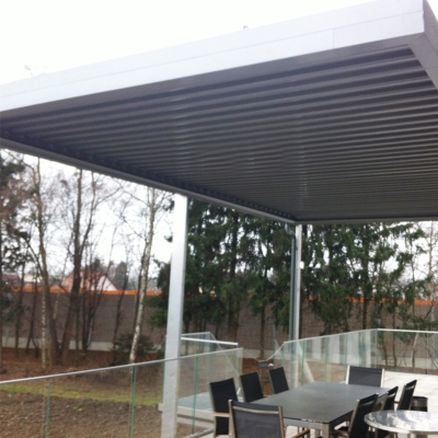 Automatic sun rain protection outdoor deck roof aluminum pergola louver